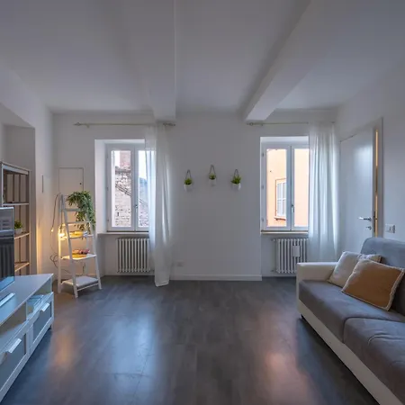 Luna 30 - Historic Heart With A View- Italywego