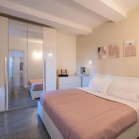 Luna 30 - Historic Heart With A View- Italywego *