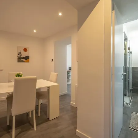 Luna 30 - Historic Heart With A View- Italywego *