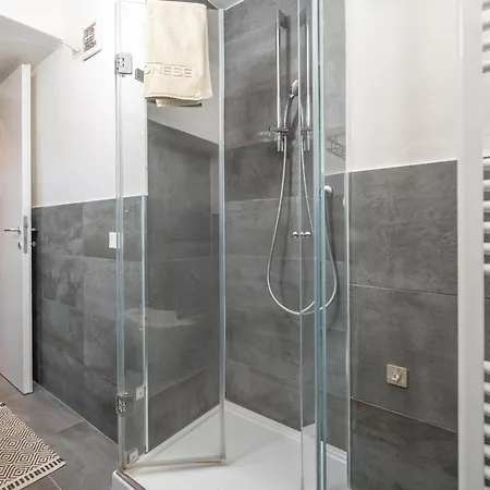 Luna 30 - Historic Heart With A View- Italywego *