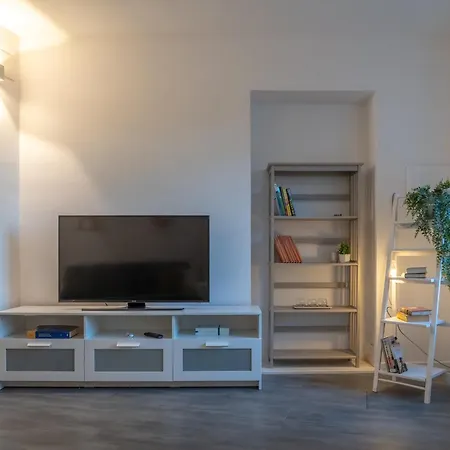 Luna 30 - Historic Heart With A View- Italywego Appartement