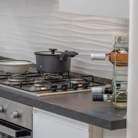 Luna 30 - Historic Heart With A View- Italywego