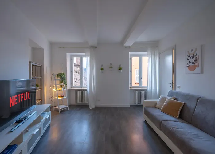 Luna 30 - Historic Heart With A View- Italywego